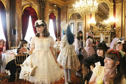 2016年パリ、ロリータたちのお茶会