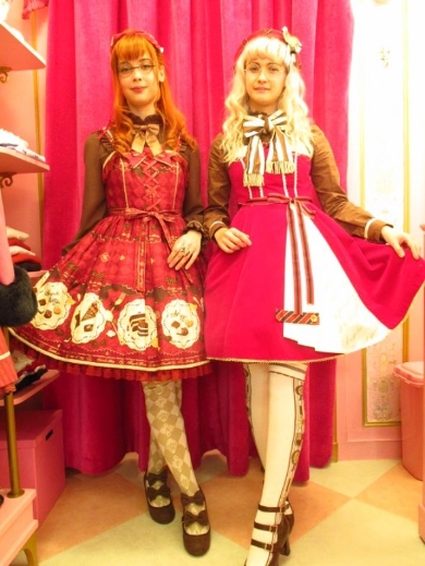 Angelic Prettyパリ店員のマリンさんとミラさん