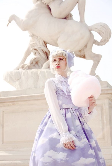 フランスのロリータ、ミラさん