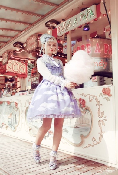 フランスのロリータ、ミラさん