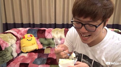 カップアイス 2等分 半分 半分ずっこ 半分こ スーパーカップ とよ田みのる 漫画 漫画家