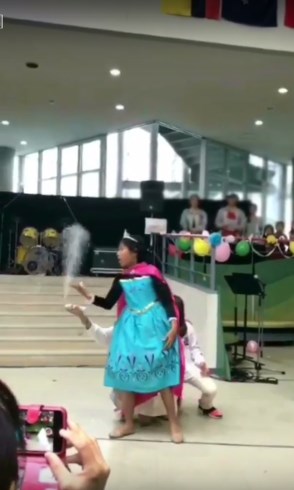 アナと雪の女王 女子小学生 口パクコンテスト エルサ レリゴー