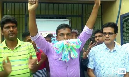 口にストローでギネス 動画