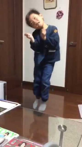 バブリーダンス 子ども かわいい キレ 登美丘高校