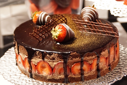 ヒルトン お台場 デザート ビュッフェ ブッフェ スイーツ いちご ホテル ホテルバイキング 食べ放題