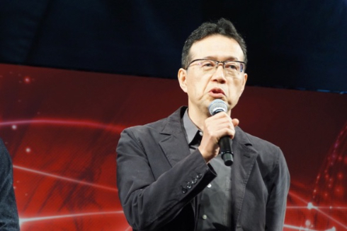 「面白いギミックをやりたい」と語る荒牧監督