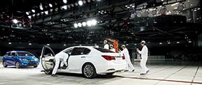 ホンダ屋内型全方位衝突実験施設