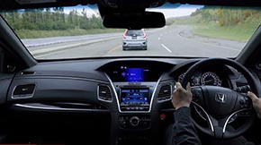 今回のマイナーチェンジ版で「トラフィックジャムアシスト」を初採用