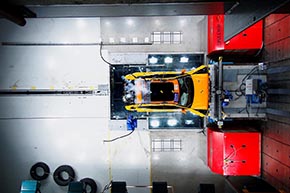 ボルボ「XC60」安全性能試験の様子