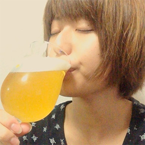 天野麻菜 ビール女子。 1500日