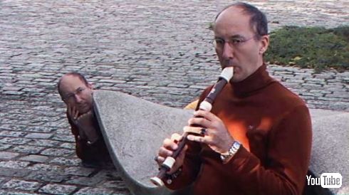 シュール ミュージックビデオ ロシア Vladimir Cauchemar Aulos