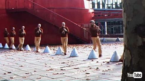 シュール ミュージックビデオ ロシア Vladimir Cauchemar Aulos