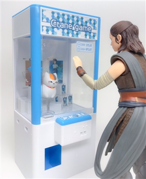 スター・ウォーズのフィギュアコント　レイ「日本の回転寿司屋ってのは最初にそこで手を洗うのよ」カイロ・レン「熱ゥッッ」