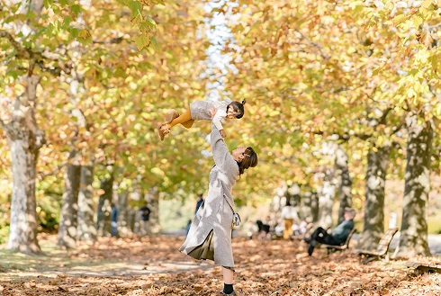 高い高い　妻　娘　写真