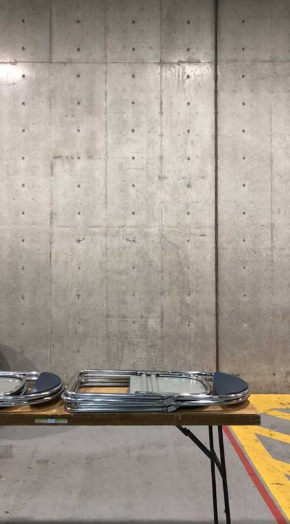 ビッグサイト 壁に穴 アイデア ポスター 冬コミ