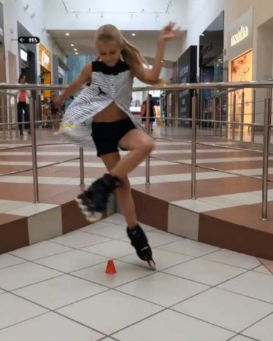 ローラースケート 女の子 うまい すごい プロ Sofia Bogdanova