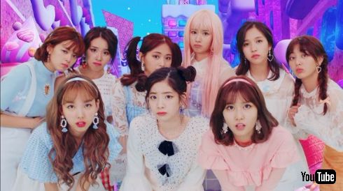 TWICE ラブライブ！ 京極尚彦 MV Candy Pop 監督