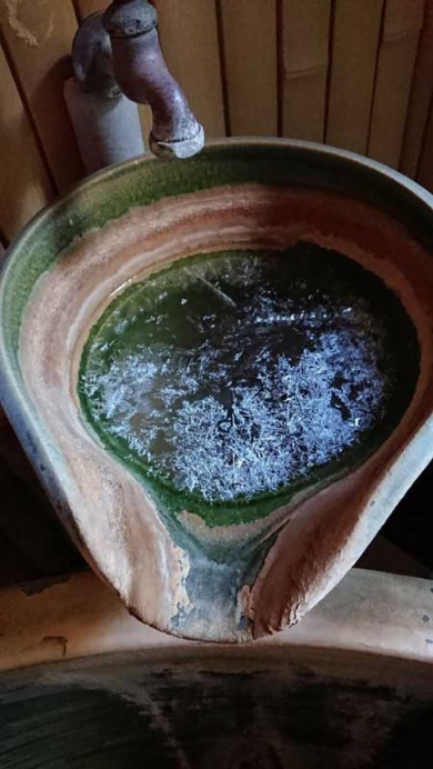 温泉 凍る 旅館 復旧 Twitter