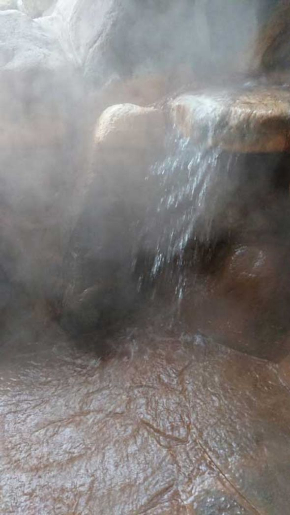 温泉 凍る 旅館 復旧 Twitter