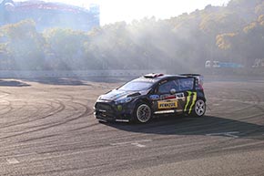 ケン・ブロック ドリフト オートサロン