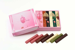 ルビーチョコレート ネスレ キットカット ピンク色