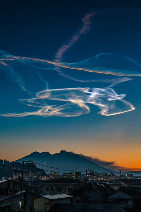 イプシロンロケット3号機の打ち上げで「夜行雲（やこううん）」