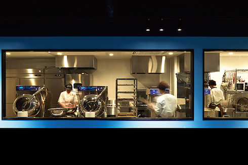 横浜中華街 チョコレートファクトリー 職人の手作業を見学