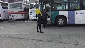 撮影の裏側（出番待ち）