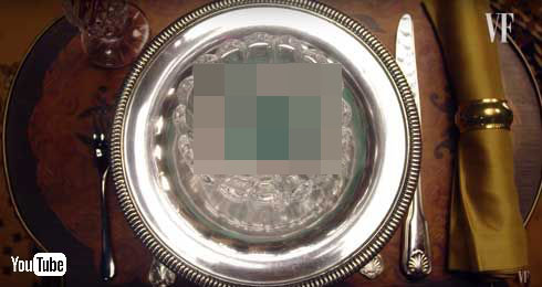 「しっとり、おいしい」ニコール・キッドマンが昆虫を食べる姿を披露