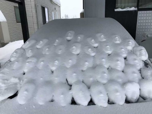能面 雪 親の車 埋め尽くし 福井