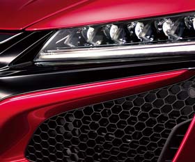 文字盤のモチーフとなったNSXのフロントグリル