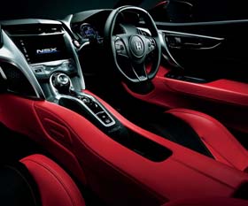 ベルトのモチーフとなったNSXの内装