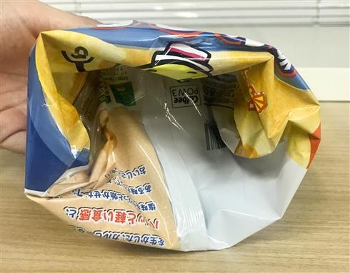 「この開け方考えた人天才だと思う」　ポテトチップスの袋の開け方がTwitterで「すごい」「ヤバい」と話題に