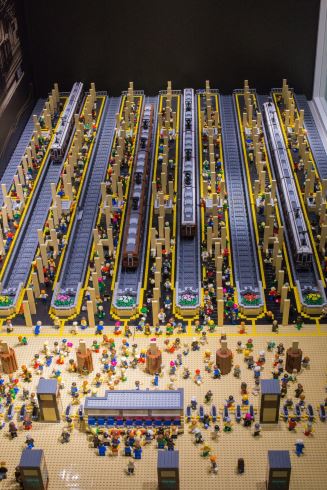 ドラえもん 等身大 レゴ