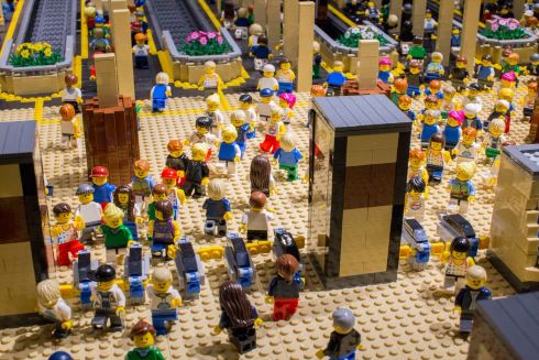 ドラえもん 等身大 レゴ