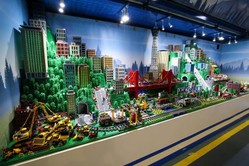 ドラえもん 等身大 レゴ