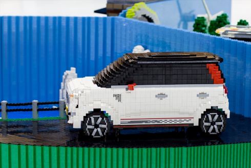 ドラえもん 等身大 レゴ