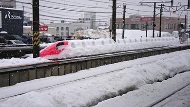 こまちの雪像