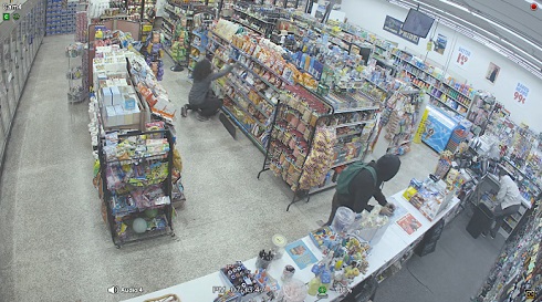 万引き　強盗　海外