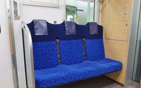 S-TRAINの車内