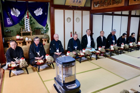 羽織袴姿の正装で全員集合