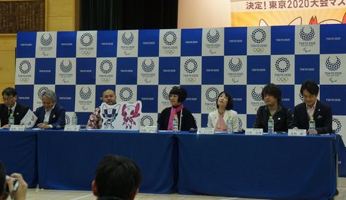 東京　2020　五輪　オリンピック　パラリンピック　マスコット　キャラクター　デザイン　小学校　審査　投票