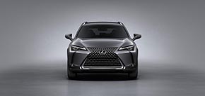 LEXUS UX200（フロント）
