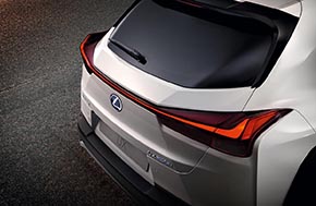 LEXUS UX250h "F SPORT"