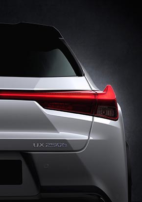 LEXUS UX250h "F SPORT"