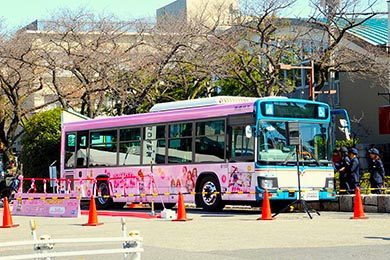 京成バス「リカちゃんラッピングバス」