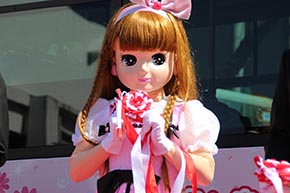 リカちゃんラッピングバス 京成バス