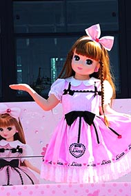 リカちゃんラッピングバス 京成バス