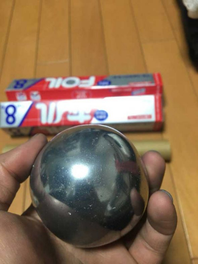 アルミホイル 球 叩く 磨く