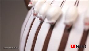 猫がくるくる動き出す　ゾートロープ型ケーキがかわいい